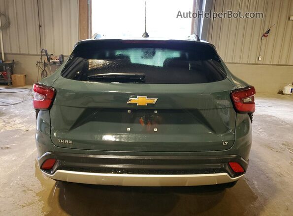 KL77LHEP6SC324353 2025 CHEVROLET TRAX Green უკანა ხედი