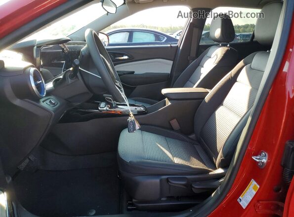 KL77LHEP6TC065672 2026 CHEVROLET TRAX Red Vista interior delantera