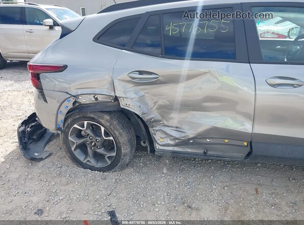 KL77LHEP7SC200785 2025 CHEVROLET TRAX Серебряный Вид спереди