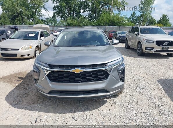 KL77LHEP7SC200785 2025 CHEVROLET TRAX Серебряный Вид задней части салона
