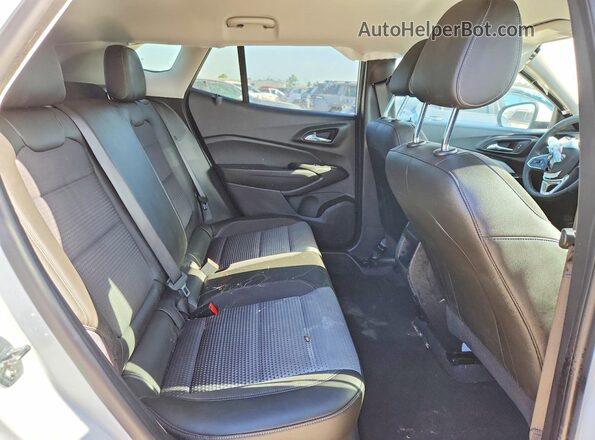 KL77LHEP7SC243636 2025 CHEVROLET TRAX White უკანა სავარძლების ხედი