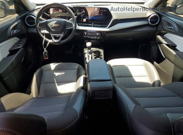 KL77LHEP7SC288026 2025 CHEVROLET TRAX Gray Առջևի վահանակի տեսք