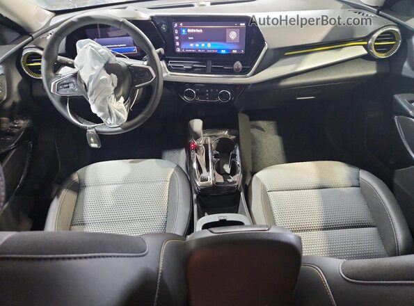 KL77LHEP7TC101028 2026 CHEVROLET TRAX Green Vista del salpicadero