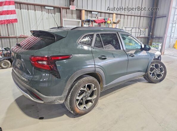 KL77LHEP7TC101028 2026 CHEVROLET TRAX Green Trasero derecho