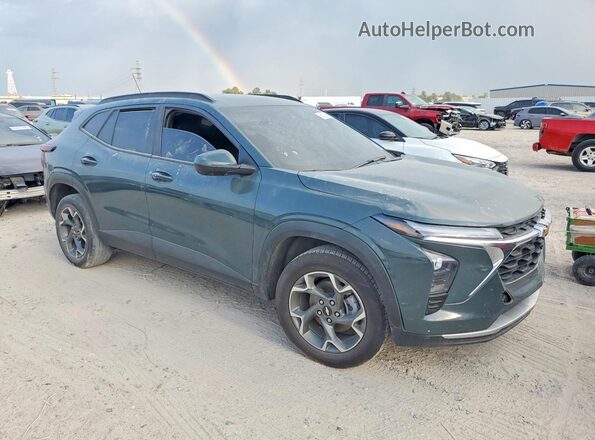 KL77LHEP8SC052422 2025 CHEVROLET TRAX Green Front right