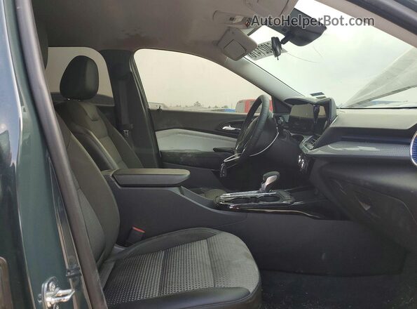 KL77LHEP8SC052422 2025 CHEVROLET TRAX Green Front interior view