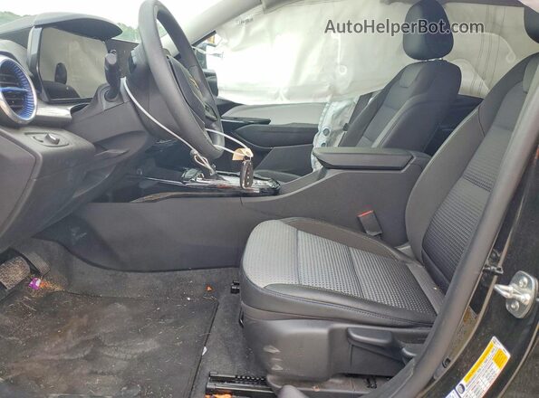 KL77LHEP8SC202447 2025 CHEVROLET TRAX Black Вид салону спереду