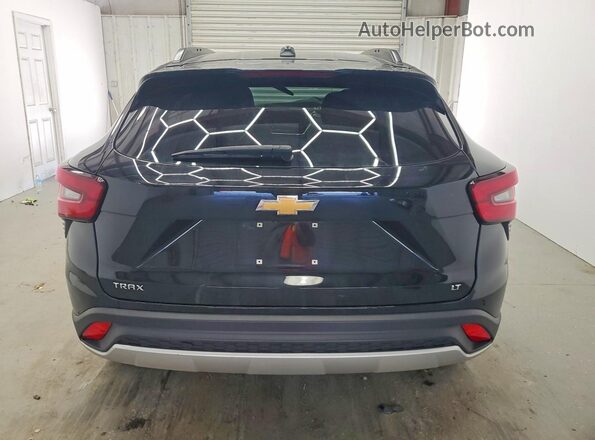 KL77LHEP8SC235500 2025 CHEVROLET TRAX Черный Вид сзади