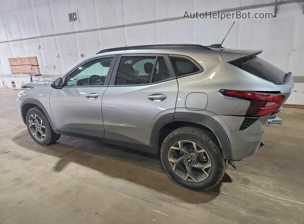 KL77LHEP8SC318571 2025 CHEVROLET TRAX Серый Задняя левая четверть