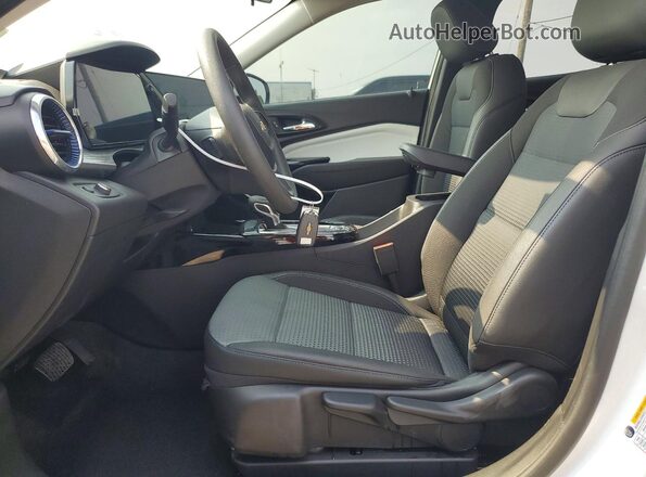 KL77LHEP8TC119974 2026 CHEVROLET TRAX White Vista interior delantera