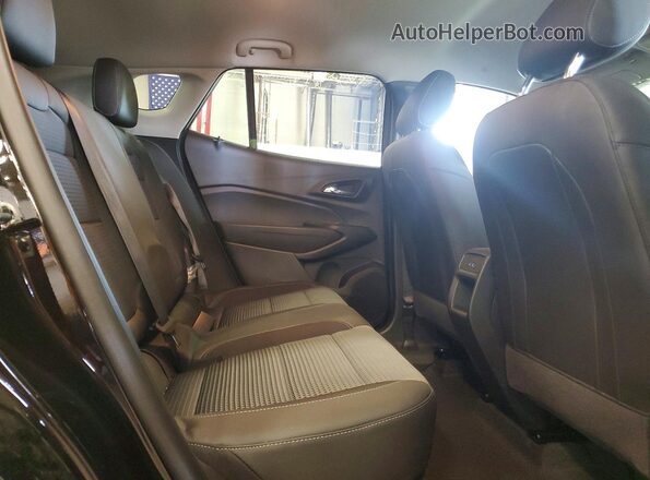 KL77LHEP8TC215572 2026 CHEVROLET TRAX Black Вид задньої частини салону
