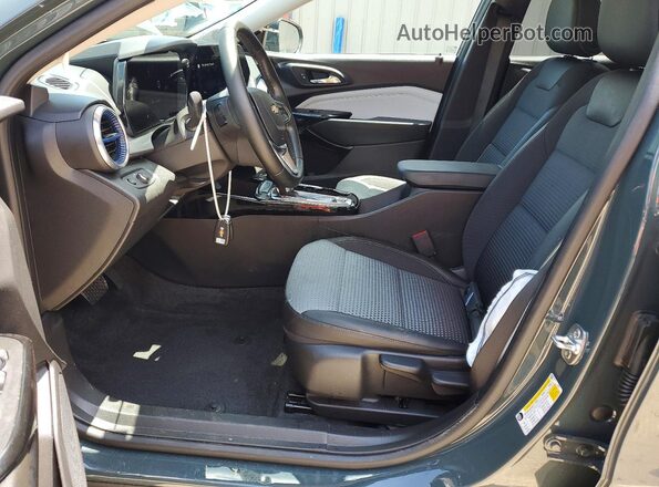 KL77LHEP9SC286195 2025 CHEVROLET TRAX Green წინა სალონის ხედი