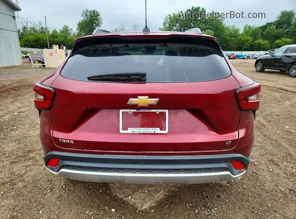 KL77LHEP9SC292207 2025 CHEVROLET TRAX Бордовый Вид сзади