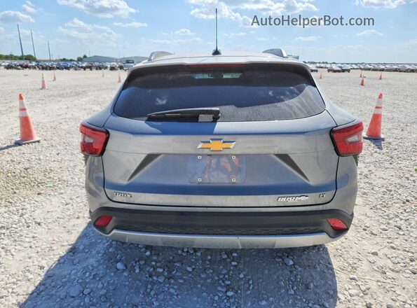 KL77LHEP9TC038479 2026 CHEVROLET TRAX Gray Հետևի տեսք