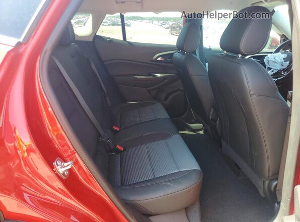 KL77LHEP9TC053967 2026 CHEVROLET TRAX Red Widok wnętrza z tyłu