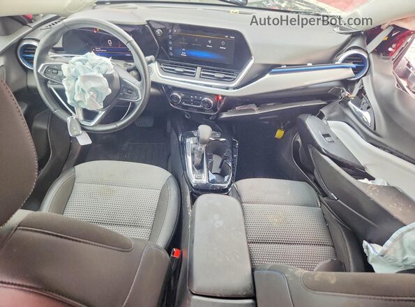 KL77LHEPXSC160914 2025 CHEVROLET TRAX Красный Вид панели приборов