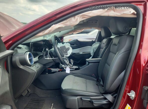 KL77LHEPXSC160914 2025 CHEVROLET TRAX Красный Вид салона спереди