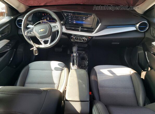 KL77LHEPXSC228547 2025 CHEVROLET TRAX White Vista del salpicadero