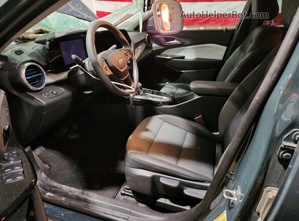 KL77LHEPXTC083320 2026 CHEVROLET TRAX Gray Widok wnętrza z przodu