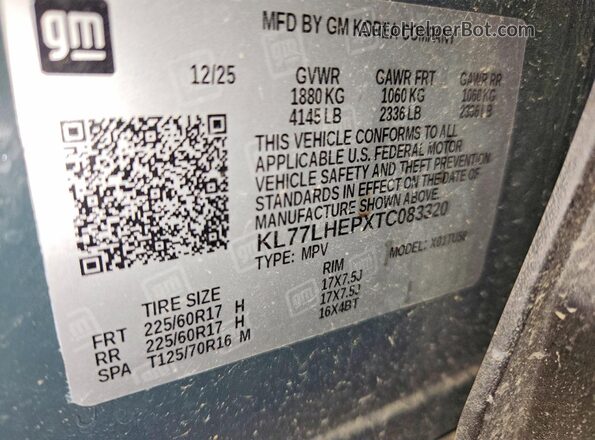 KL77LHEPXTC083320 2026 CHEVROLET TRAX Gray Widok naklejki z numerem VIN