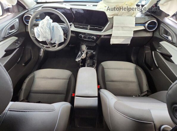 KL77LHEPXTC184275 2026 CHEVROLET TRAX Gray Widok deski rozdzielczej