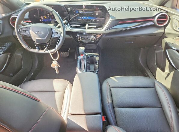 KL77LJE25RC178792 2024 CHEVROLET TRAX Зеленый Вид панели приборов