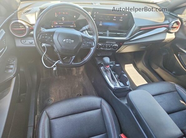 KL77LJE2XRC168453 2024 CHEVROLET TRAX Green Widok deski rozdzielczej