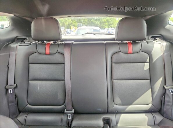 KL77LJEP1SC188320 2025 CHEVROLET TRAX Красный Вид задних сидений