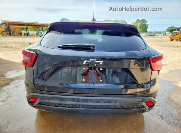 KL77LJEP4SC296897 2025 CHEVROLET TRAX Black Вид ззаду
