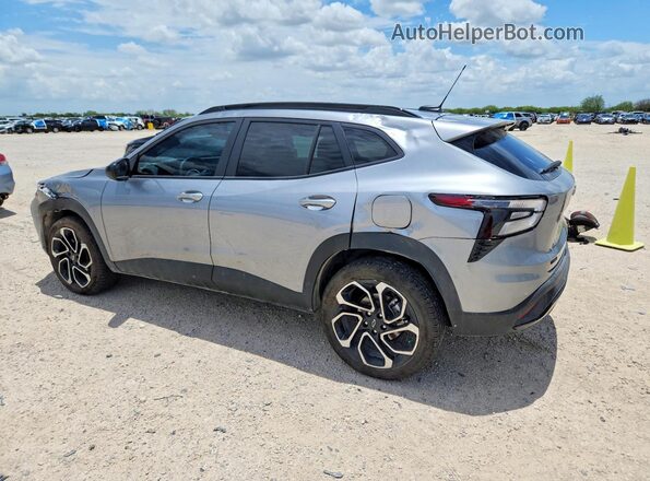 KL77LJEP4SC320566 2025 CHEVROLET TRAX Серебряный Задняя левая четверть