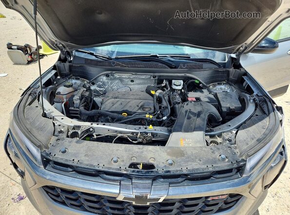 KL77LJEP4SC320566 2025 CHEVROLET TRAX Серебряный Вид подкапотного пространства