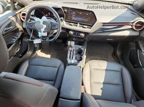 KL77LJEP4SC343653 2025 CHEVROLET TRAX Charcoal Vista del salpicadero