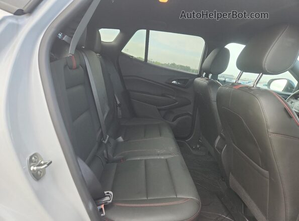 KL77LJEP6SC103276 2025 CHEVROLET TRAX White Vista interior trasera