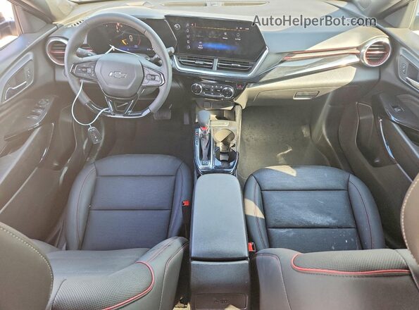 KL77LJEP6TC062939 2026 CHEVROLET TRAX Серый Вид панели приборов