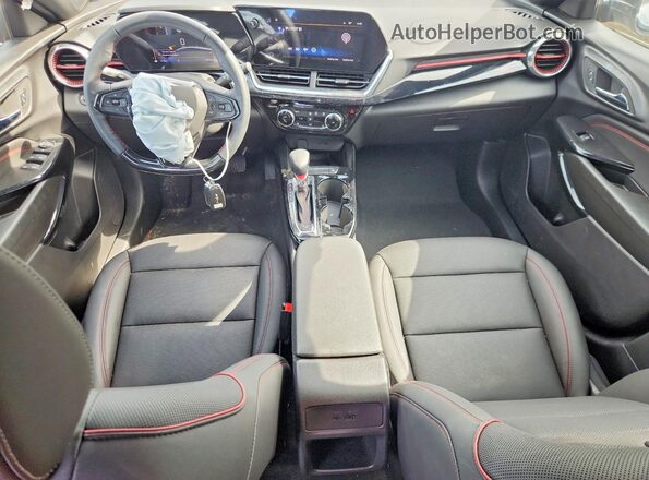 KL77LJEP6TC089591 2026 CHEVROLET TRAX Gray წინა პანელის ხედი