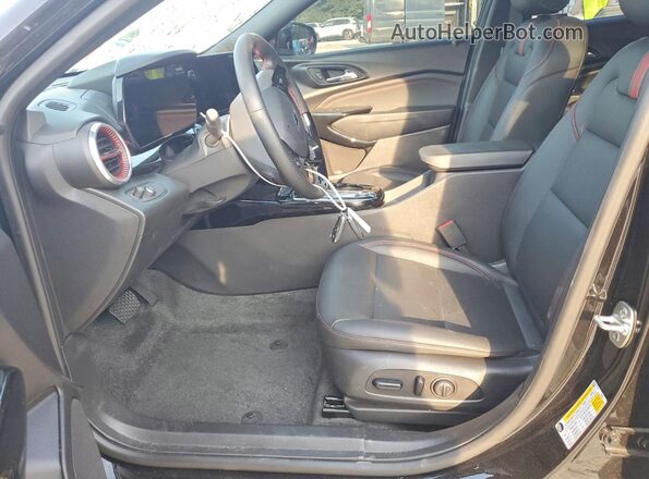 KL77LJEP7SC250108 2025 CHEVROLET TRAX Black Vista interior delantera
