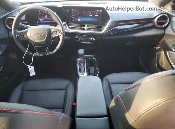 KL77LJEP7SC250108 2025 CHEVROLET TRAX Black Vista del salpicadero