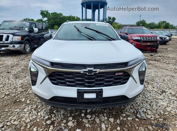 KL77LJEP7TC102221 2026 CHEVROLET TRAX Silver Вид спереду