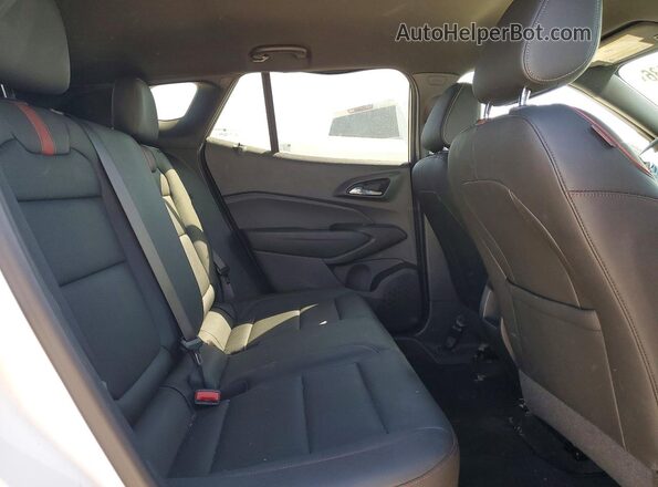 KL77LJEP8SC027754 2025 CHEVROLET TRAX Белый Вид задней части салона