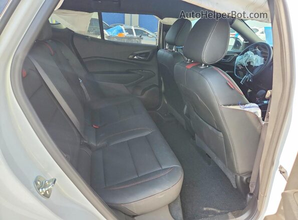 KL77LJEP8SC207283 2025 CHEVROLET TRAX Белый Вид задней части салона