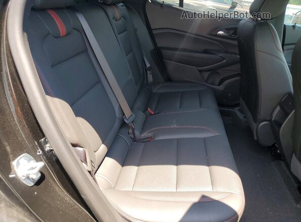 KL77LJEP8TC086191 2026 CHEVROLET TRAX Black Vista interior trasera