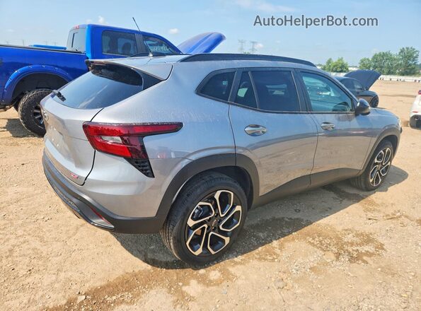 KL77LJEP9SC168302 2025 CHEVROLET TRAX Silver Rear right