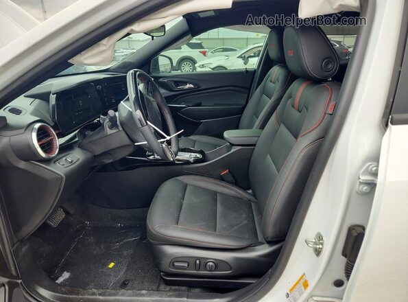 KL77LJEP9TC164820 2026 CHEVROLET TRAX White წინა სალონის ხედი