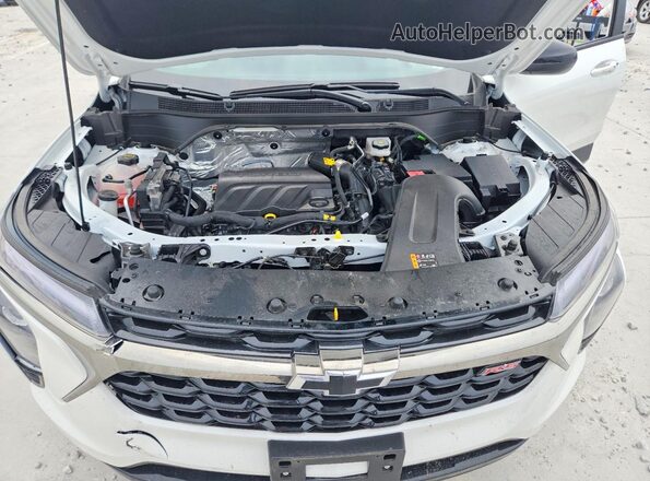 KL77LJEP9TC164820 2026 CHEVROLET TRAX White ძრავის განყოფილების ხედი