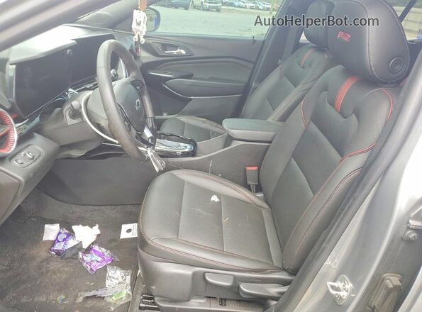 KL77LJEPXSC027027 2025 CHEVROLET TRAX Серый Вид салона спереди