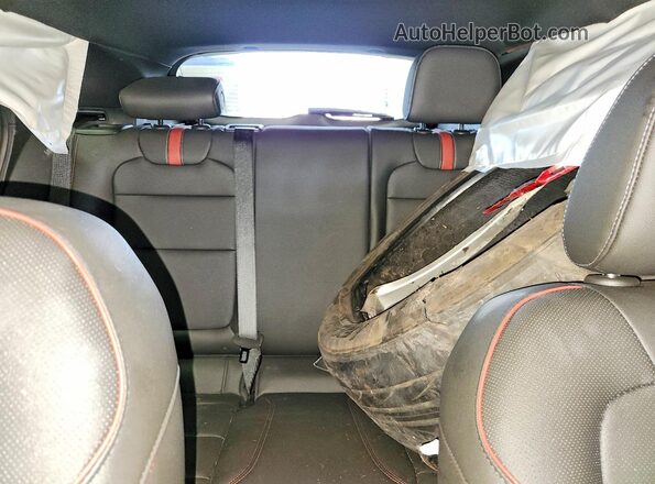 KL77LJEPXTC088220 2026 CHEVROLET TRAX Red უკანა სავარძლების ხედი