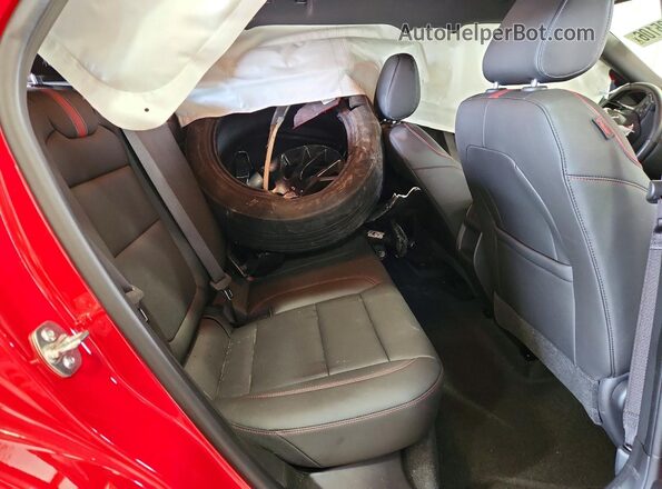 KL77LJEPXTC088220 2026 CHEVROLET TRAX Red უკანა სალონის ხედი