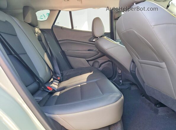 KL77LKE21RC160134 2024 CHEVROLET TRAX Green Vista de los asientos traseros