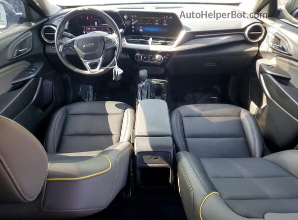 KL77LKE21RC160134 2024 CHEVROLET TRAX Green Vista del salpicadero