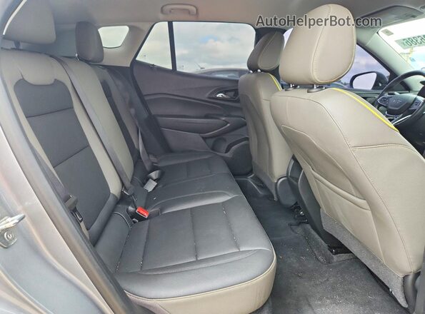 KL77LKE23RC069995 2024 CHEVROLET TRAX Silver უკანა სალონის ხედი